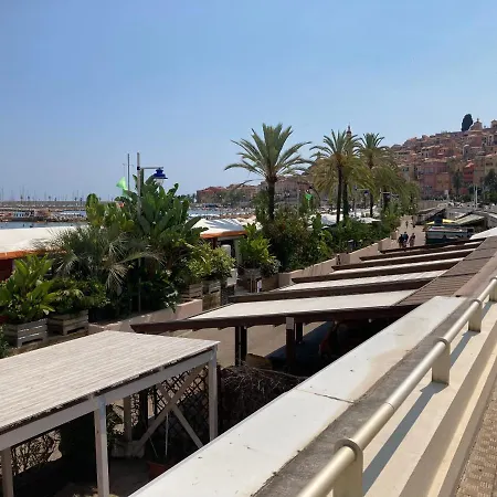 Front De Menton