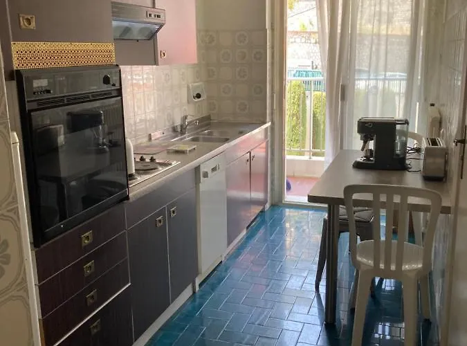 Front De Μεντόν